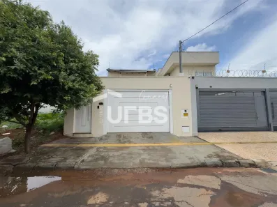Sobrado com 3 Quartos à venda, 180m² no Jardim Atlântico, Goiânia