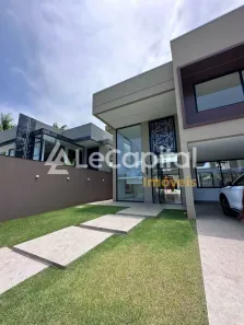 Casa com 5 Quartos à venda, 850m² no Jardim Acapulco, Guarujá