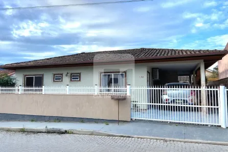 Casa com 3 Quartos à venda, 110m² no Rio Tavares, Florianópolis