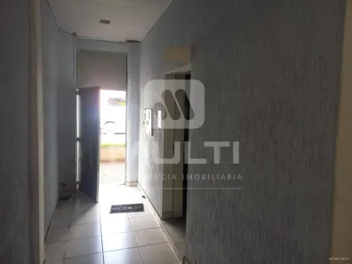 Casa com 1 Quarto para alugar, 200m² no Centro, Uberlândia