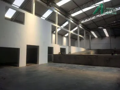 Galpão/Depósito/Armazém para alugar, 1820m² no Cachoeirinha, Belo Horizonte