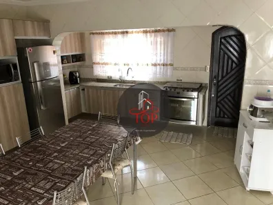 Sobrado com 4 Quartos à venda, 205m² no Vila Aquilino, Santo André