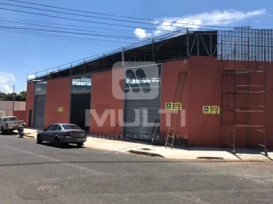 Casa com 1 Quarto para alugar, 300m² no Granada, Uberlândia