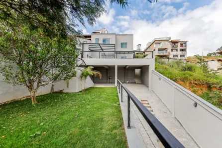 Casa de Condomínio com 3 Quartos à venda, 297m² no São Pedro, Juiz de Fora