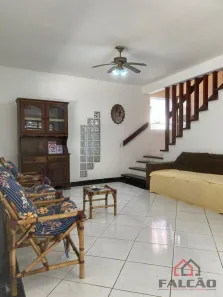 Sobrado com 7 Quartos à venda, 275m² no Jardim Las Palmas, Guarujá