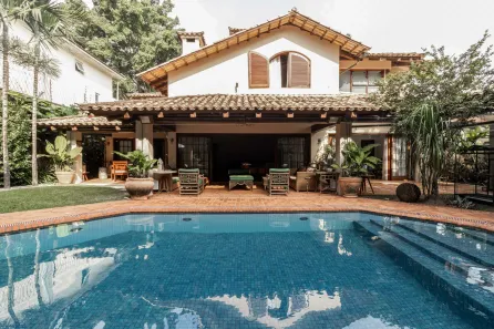 Casa com 5 Quartos à venda, 480m² no Jardim Leonor, São Paulo