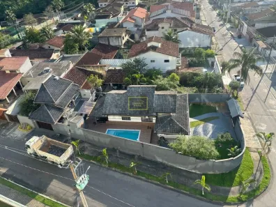 Casa com 3 Quartos à venda, 237m² no Cidade Jardim, Caraguatatuba