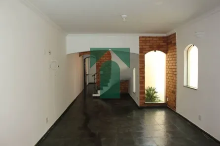 Sobrado com 4 Quartos para alugar, 232m² no Parque Marajoara, Santo André