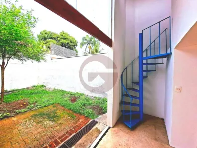 Sobrado com 4 Quartos à venda, 167m² no Vila Pirajussara, São Paulo