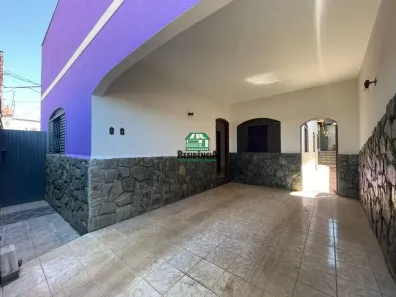 Casa com 3 Quartos à venda, 200m² no Frei Eustáquio, Anápolis