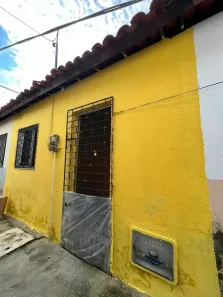 Casa com 1 Quarto para alugar, 20m² no Parque Araxá, Fortaleza