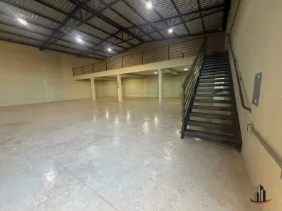 Galpão/Depósito/Armazém para alugar, 490m² no Parque das Laranjeiras, Uberaba
