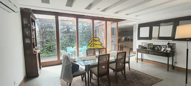 Casa com 4 Quartos à venda, 669m² no Humaitá, Rio de Janeiro