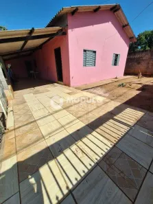 Casa com 3 Quartos para alugar, 100m² no Morada Nova, Uberlândia