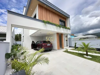 Casa com 3 Quartos à venda, 138m² no Forquilhas, São José