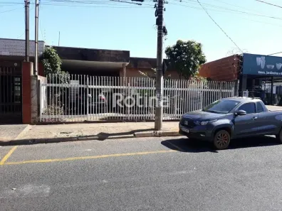 Imóvel Comercial com 3 Quartos para alugar, 70m² no Bom Jesus, Uberlândia