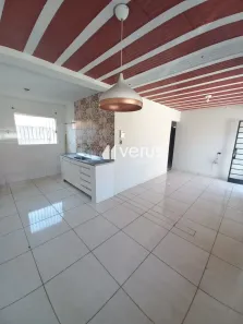 Casa com 3 Quartos para alugar, 150m² no Presidente Roosevelt, Uberlândia