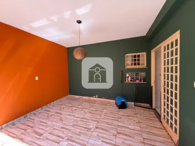 Casa com 2 Quartos para alugar, 90m² no Osvaldo Rezende, Uberlândia