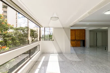 Apartamento com 3 Quartos para venda ou aluguel, 242m² no Moema, São Paulo