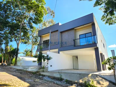 Casa com 3 Quartos à venda, 248m² no Novo Horizonte, Juiz de Fora