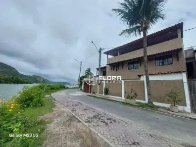 Casa com 3 Quartos à venda, 180m² no Piratininga, Niterói