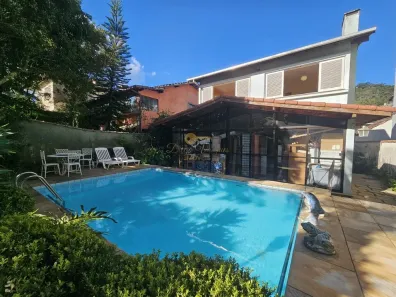 Casa com 3 Quartos à venda, 220m² no Jardim Cascata, Teresópolis