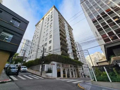 Apartamento com 2 Quartos para alugar, 95m² no Centro, Florianópolis