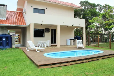 Casa com 3 Quartos para alugar, 100m² no Canto Grande, Bombinhas