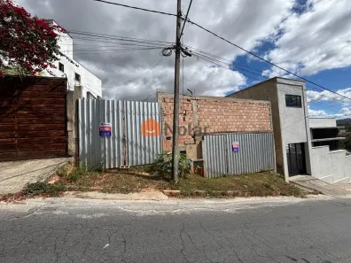 Lote/Terreno à venda, 305m² no Liberdade, Santa Luzia