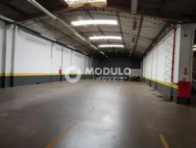 Galpão/Depósito/Armazém para alugar, 1000m² no Centro, Uberlândia