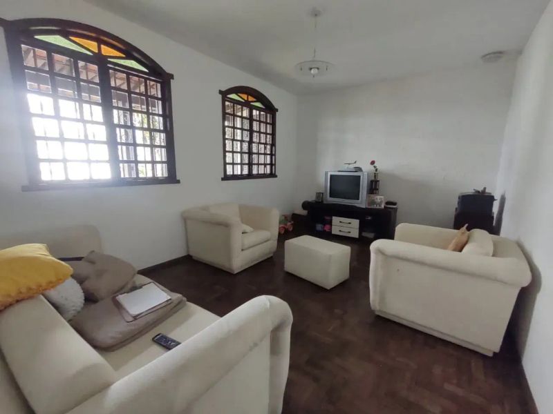 Casa com 3 quartos — Alto Caiçaras, Belo Horizonte