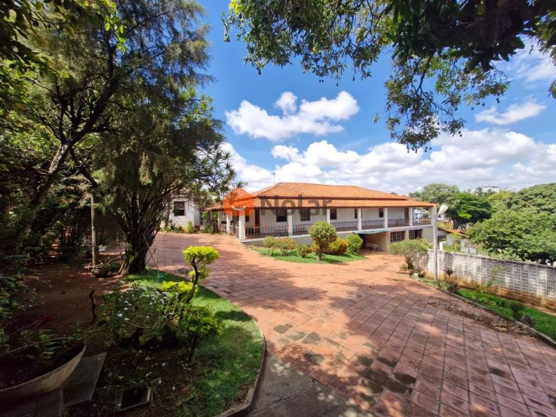 Casa com 5 quartos — Santa Amélia, Belo Horizonte