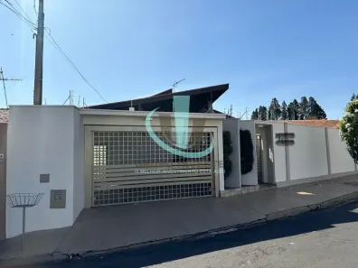 Casa com 3 Quartos à venda, 238m² no Vila Girassol, Araraquara