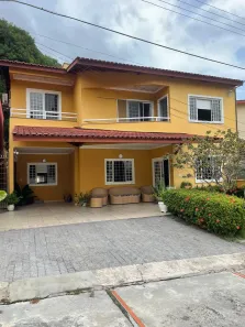 Casa de Condomínio com 3 Quartos à venda, 395m² no Adrianópolis, Manaus
