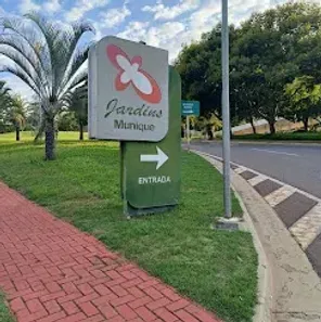 Casa de Condomínio com 4 Quartos para alugar, 400m² no Jardins Munique, Goiânia