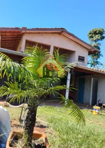 Fazenda/Sítio com 3 Quartos à venda, 200m² no Barreiro, Taubaté