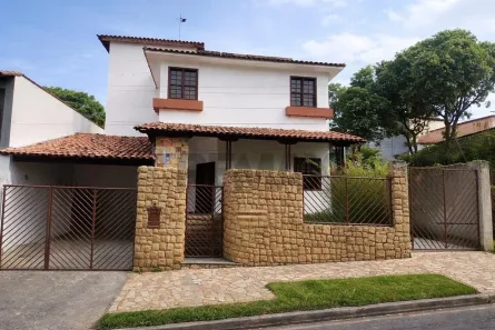 Casa com 5 Quartos à venda, 230m² no Planalto, Belo Horizonte
