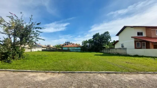 Lote/Terreno à venda, 730m² no Campeche, Florianópolis