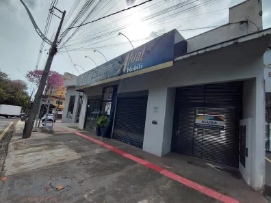 Casa com 3 Quartos para alugar, 110m² no Vila Vardelina, Maringá
