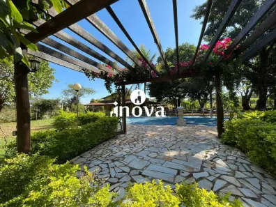 Fazenda/Sítio com 3 Quartos à venda, 15000m² no Centro, Delta
