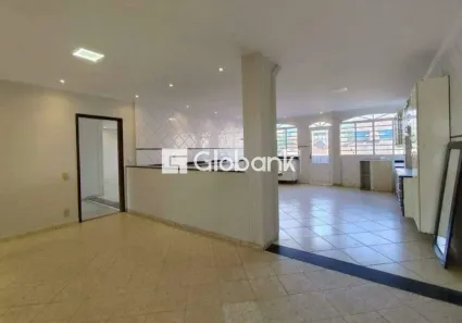 Casa com 5 Quartos à venda, 550m² no Vila Ipiranga, Montes Claros