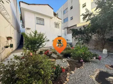 Casa com 4 Quartos à venda, 194m² no Sagrada Família, Belo Horizonte