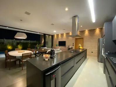 Casa de Condomínio com 4 Quartos à venda, 245m² no Nova Uberlândia, Uberlândia