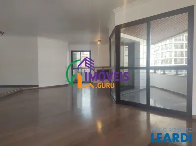 Apartamento com 4 Quartos à venda, 220m² no Vila Uberabinha, São Paulo