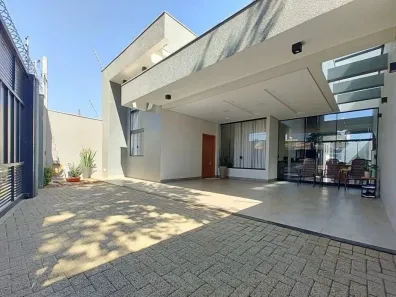 Casa com 3 Quartos à venda, 158m² no Vila Emília, Maringá
