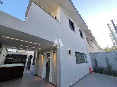 Casa com 3 Quartos à venda, 147m² no Ponta da Praia, Santos