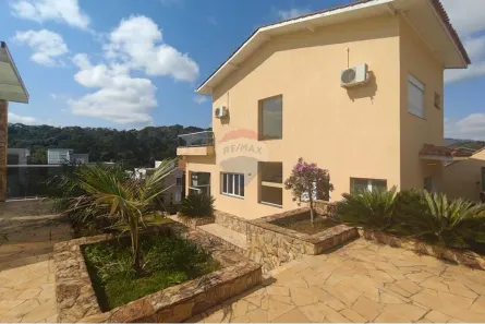 Casa de Condomínio com 4 Quartos para alugar, 550m² no Parque Residencial Itapeti, Mogi das Cruzes