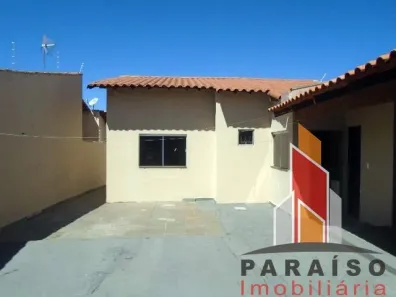 Casa com 2 Quartos à venda, 140m² no Dona Zulmira, Uberlândia