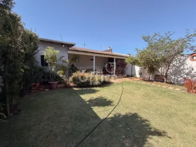 Sobrado com 4 Quartos à venda, 297m² no Residencial Araguaia, Anápolis