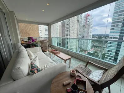 Apartamento com 3 Quartos para alugar, 201m² no Campo Belo, São Paulo